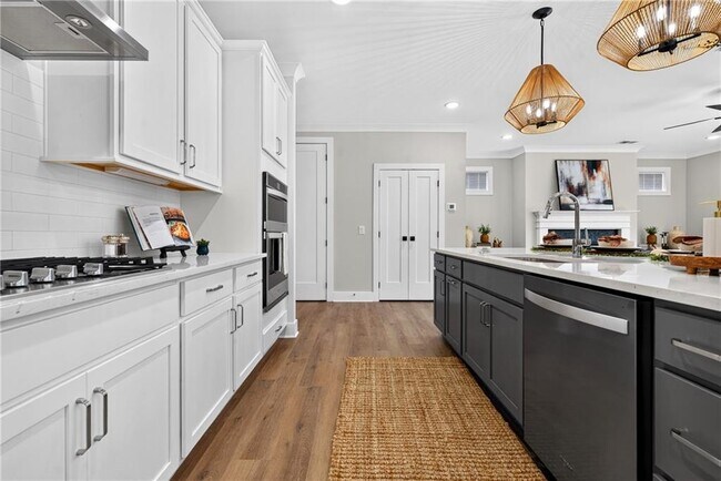 Building Photo - 203 Grady Burrell Dr