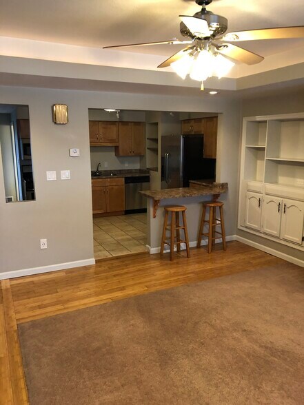 Building Photo - 2325 Sierra St