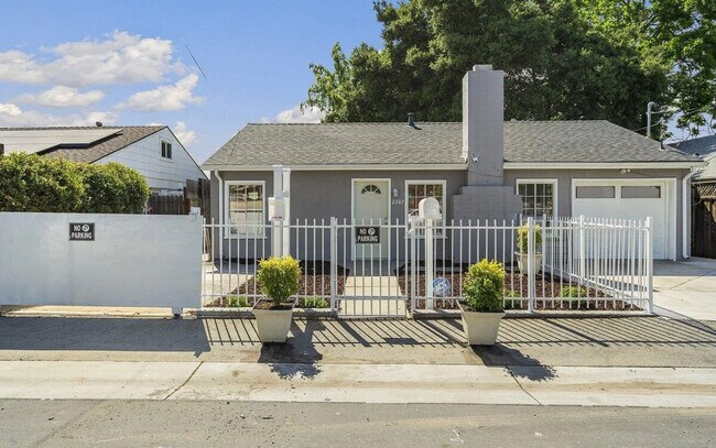 Building Photo - 2292 Addison Ave