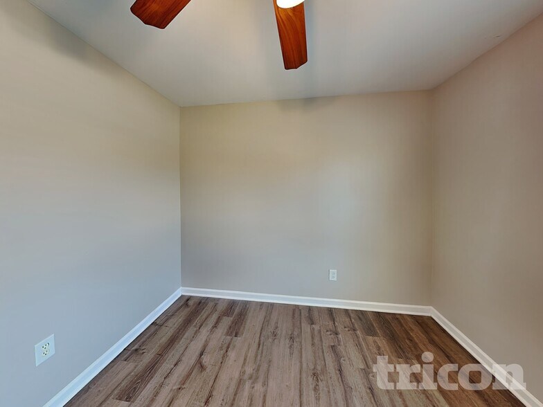 Building Photo - 5911 Dunn Rd