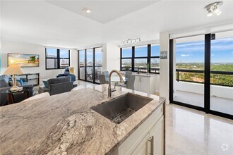 Building Photo - 2555 Collins Ave