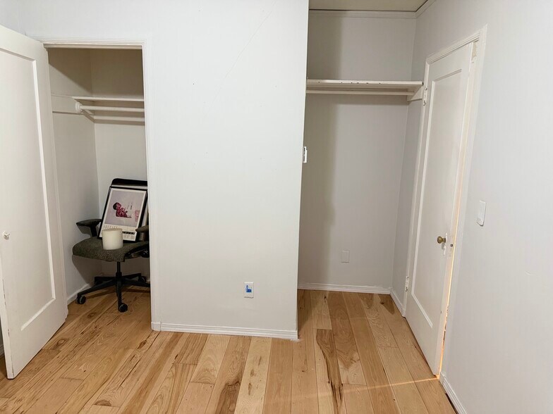 Building Photo - 1914 6th Ave