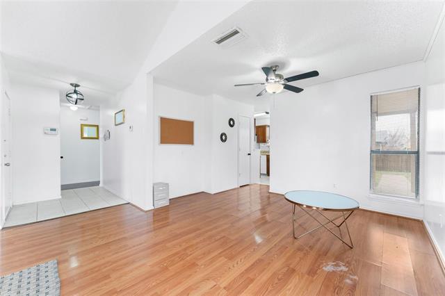 Building Photo - 2923 Tanglewood Dr