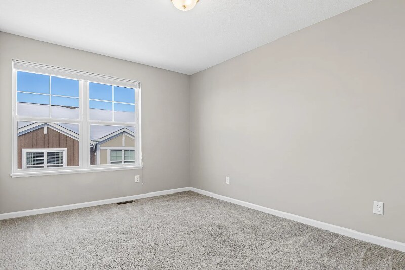 Building Photo - 801 Roselyn Dr