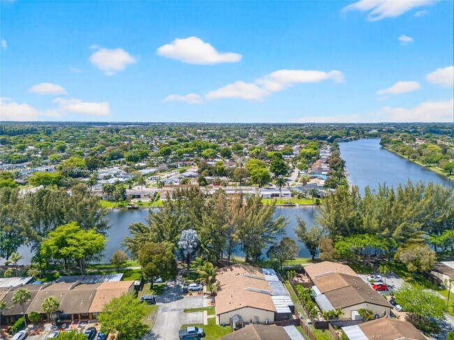 Building Photo - 10351 Juniper Ct