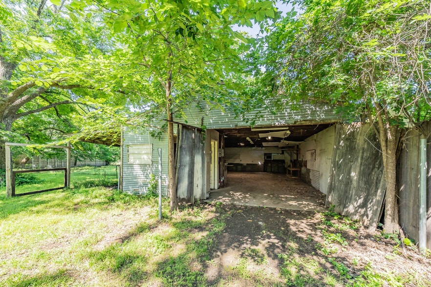 Building Photo - 6700 Curtis Rd