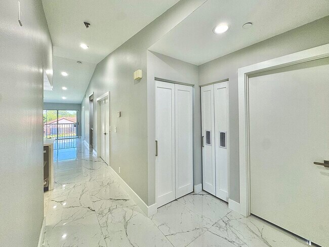 Building Photo - 340 NW 67th St
