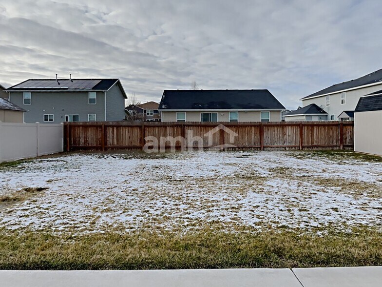 Building Photo - 2551 N Hose Gulch Ave