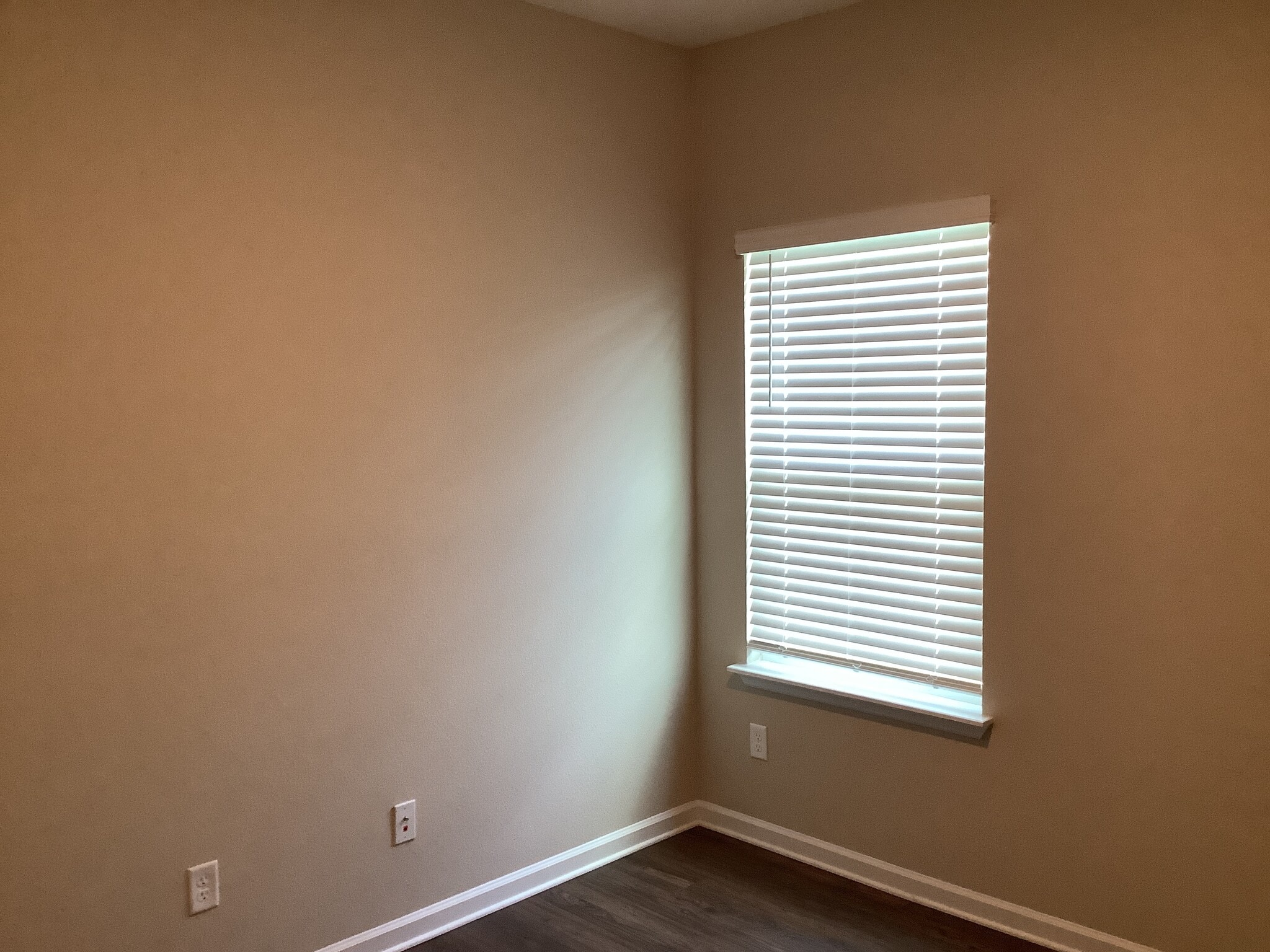 Building Photo - 300 Anastasia Park Rd