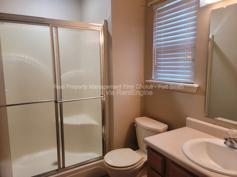 Building Photo - 2316 Woodwind Way