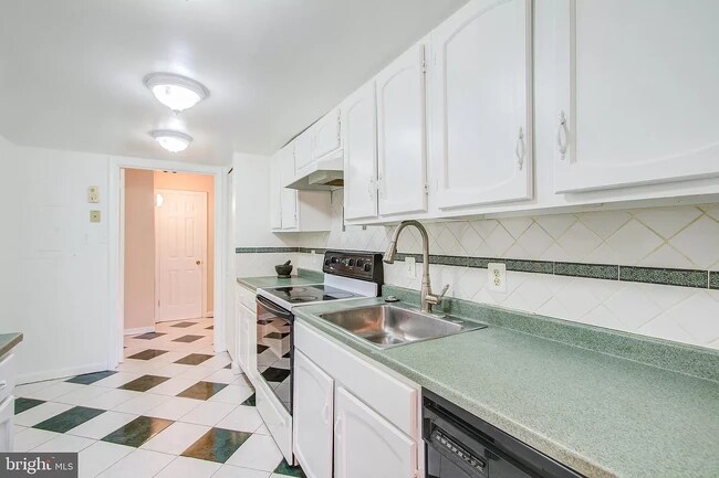 Ktichen - 118 Monroe St