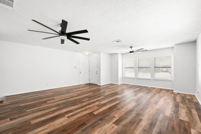 Building Photo - MOVE-IN READY REMODELED RENTAL HOME LOCATED IN NORTHWEST CROSSING