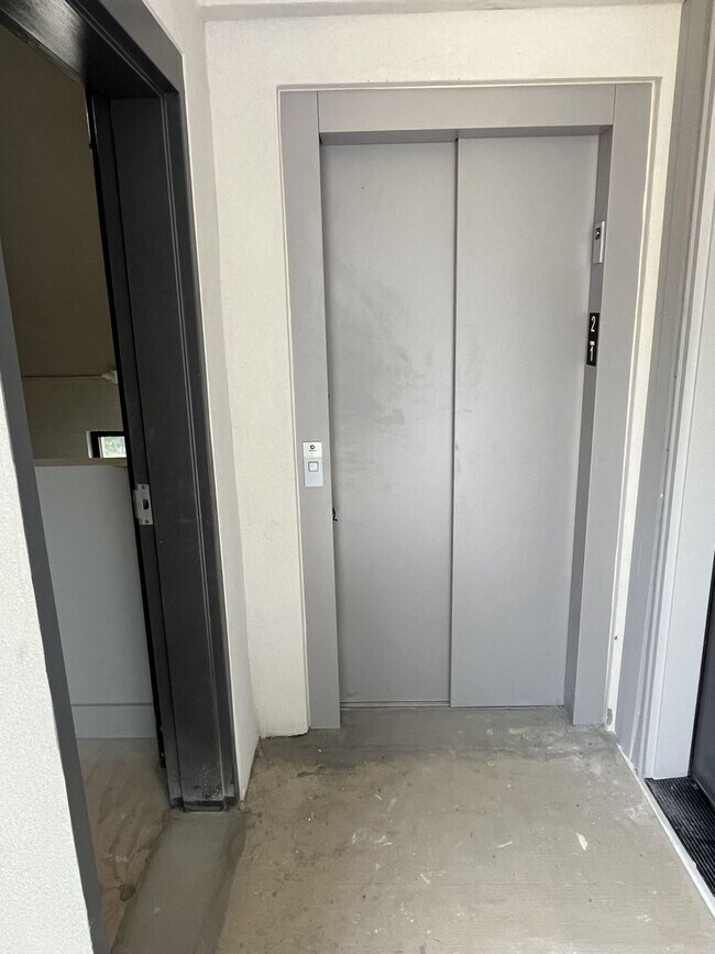 Building Photo - Brand New Corner Unit 2 Bed Condo in Corne...