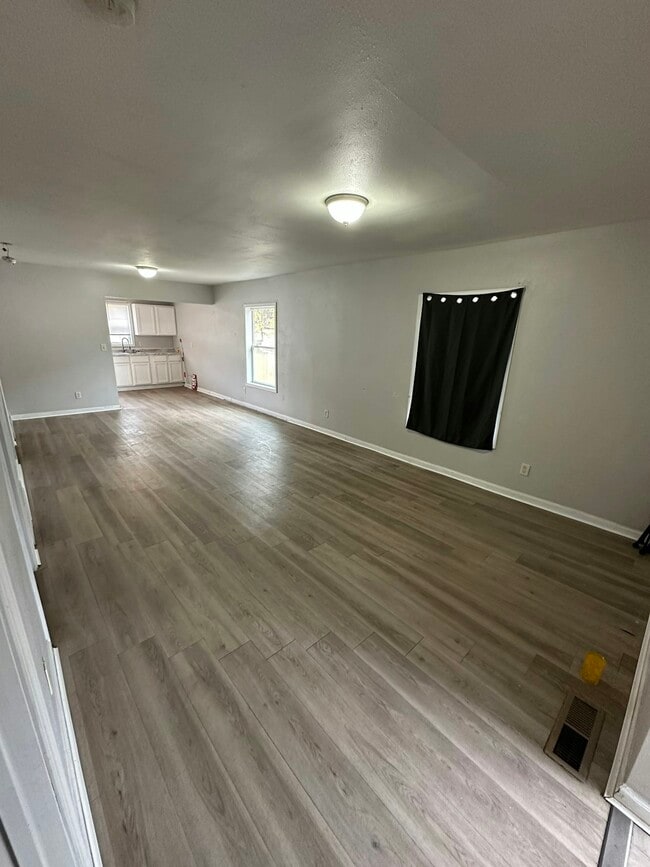 Building Photo - 1767 Pine St