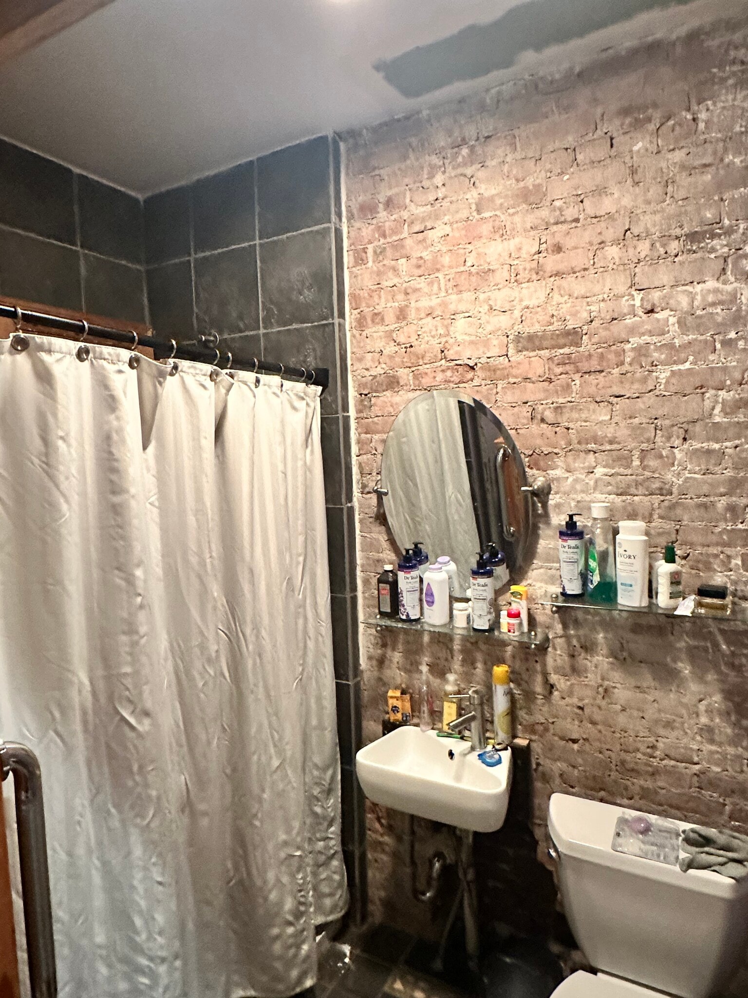 Building Photo - 183 Sterling St