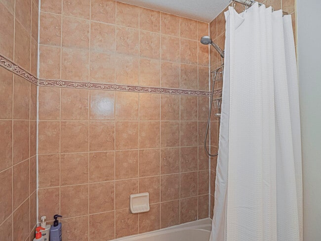 Building Photo - 5520 45th Ave