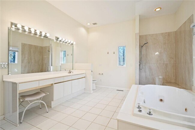 Building Photo - 3010 Bluffton Way