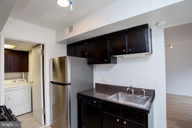 Building Photo - 413 Brandywine Ct