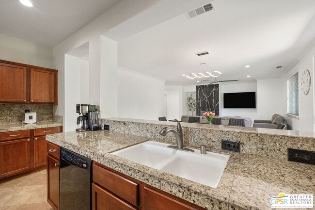 Building Photo - 78150 Calico Glen Dr