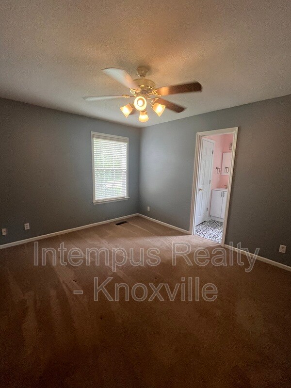 Building Photo - 1333 Willmann Ln