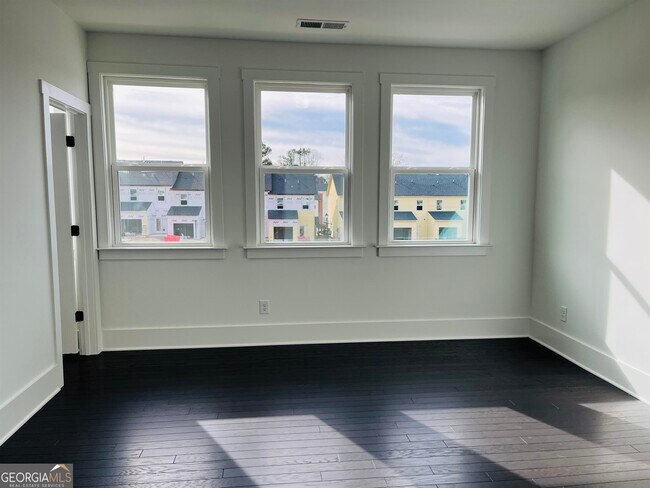 Building Photo - 1568 Driggs Dr NW