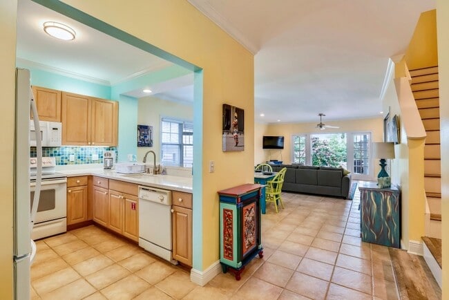 Building Photo - $500 OFF FIRST MONTH-Beautifully Furnished 3 Bed 2.5 Bath Home in the Sanctuary of the Key West G...