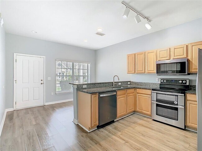 Building Photo - 2051 Winterset Dr