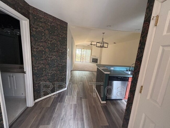 Building Photo - 924 Ironwood Dr