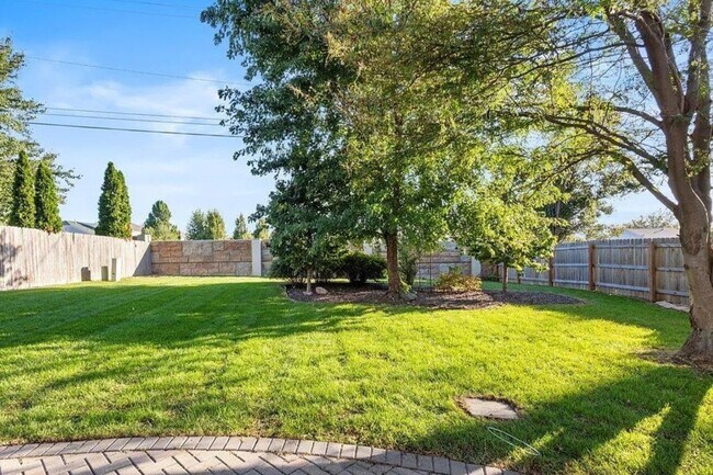 Building Photo - Exceptional Millard School District Home F...