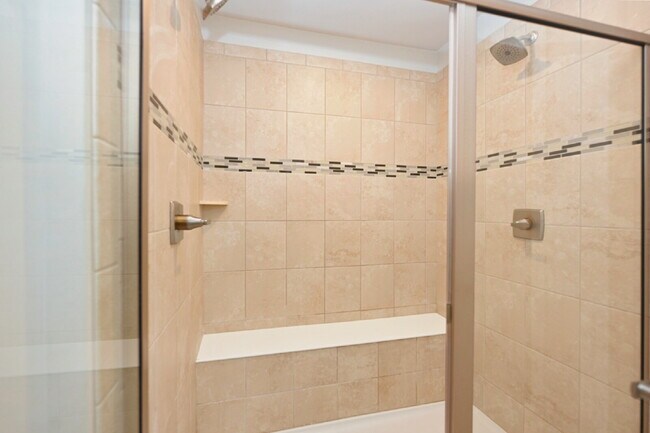 Building Photo - Rent to Own Option - Beautiful, like new 3BR/2.5BA townhouse in Goodlettsville