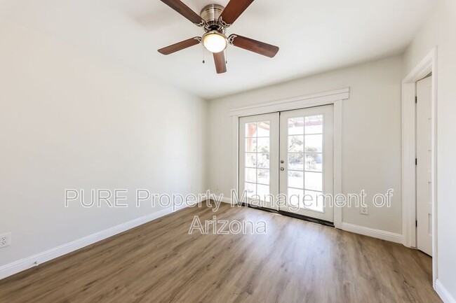 Building Photo - 333 E Cullumber Ave