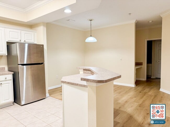 Building Photo - Beautiful 2 bedroom/2 bathroom Resort-Style Living Minutes from Beaches & Golf