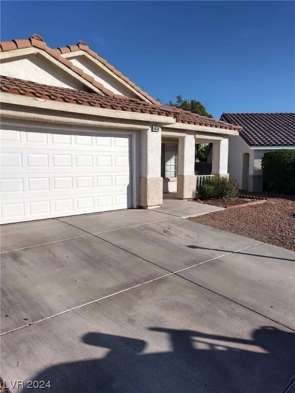 Primary Photo - 4856 Minturn Ave