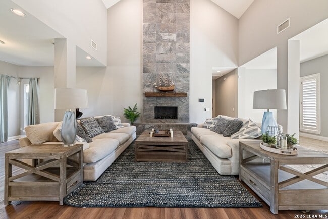 Building Photo - Charming Home Awaits: Spacious & Modern Living in a Prime Location