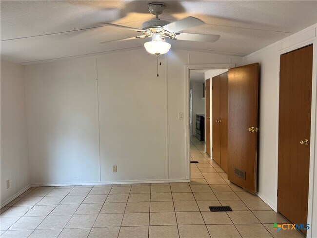 Building Photo - 222 Buckhorn Dr