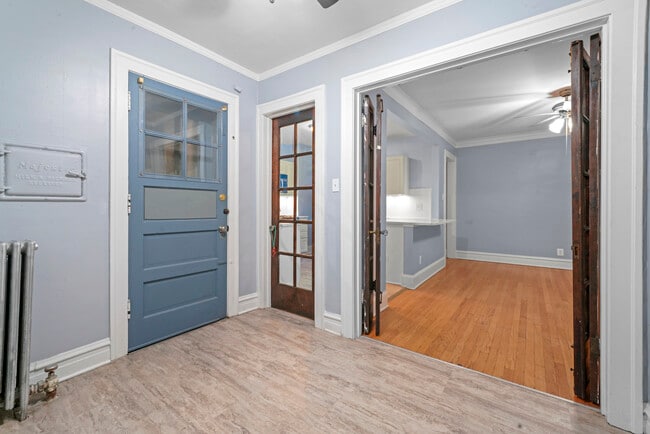 Building Photo - 304 S Kenilworth Ave