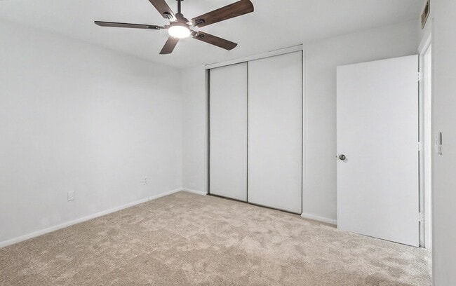 Building Photo - 104 Tweed Ct