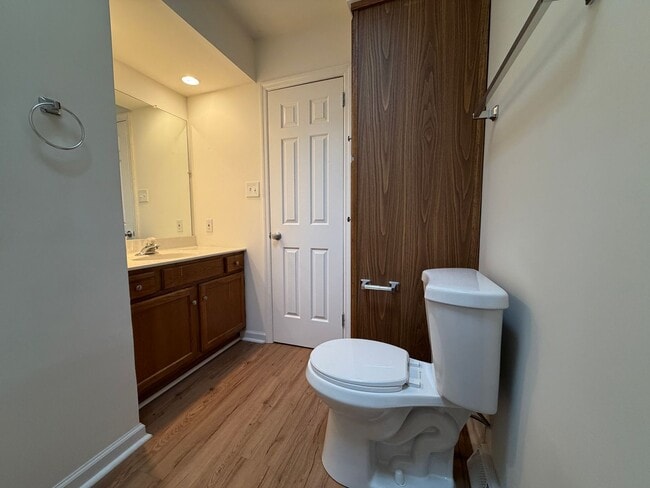 Building Photo - Quiet Neighborhood Updated 3BR Townhouse in Lancaster