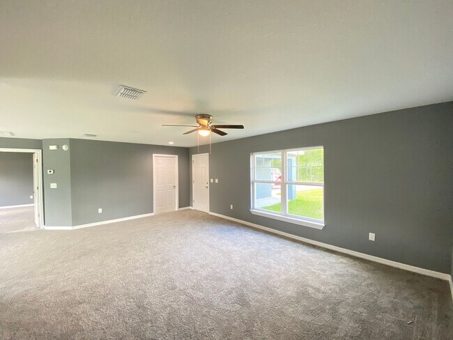 Building Photo - Beautiful Newer  Home - 3/2/2 **WON"T LAST**