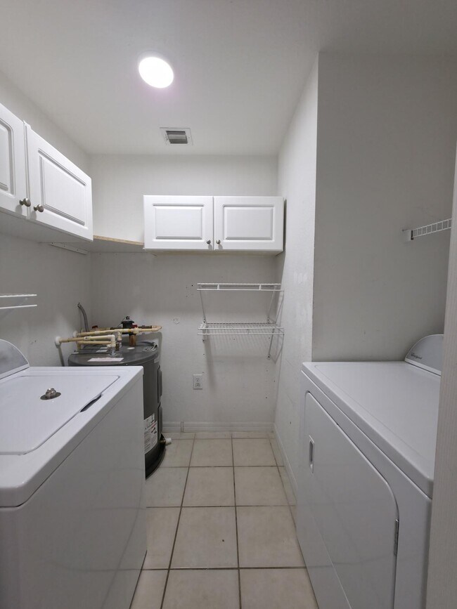 Building Photo - 2805 Veronia Dr