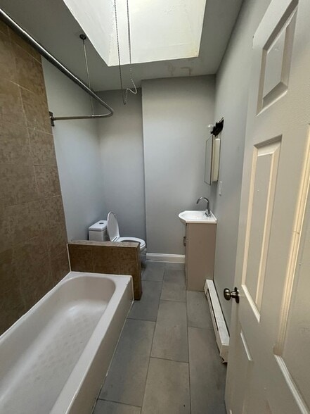 Building Photo - 5824 Florence Ave