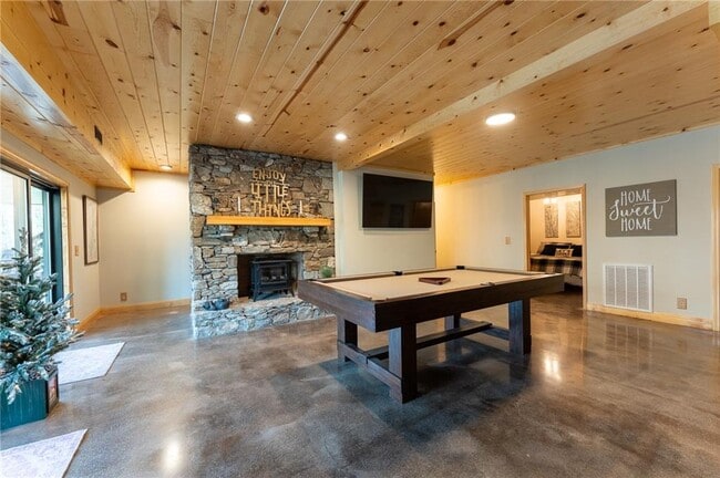 Building Photo - 105 Cedar Cove