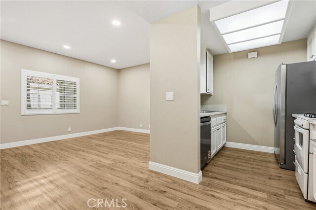 Building Photo - 31 Gaviota