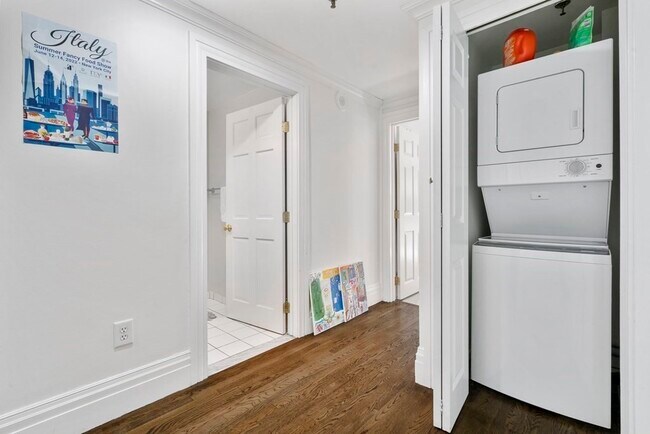 Building Photo - 390 Commonwealth Ave