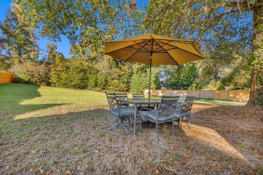 Building Photo - 1329 Walker Ave