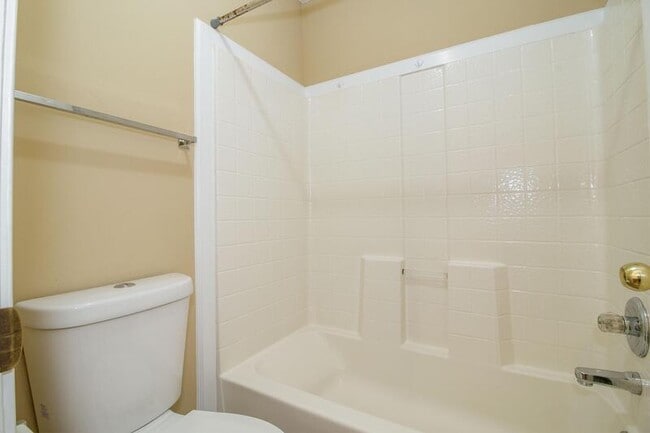 Building Photo - 2107 Ringgold Ct