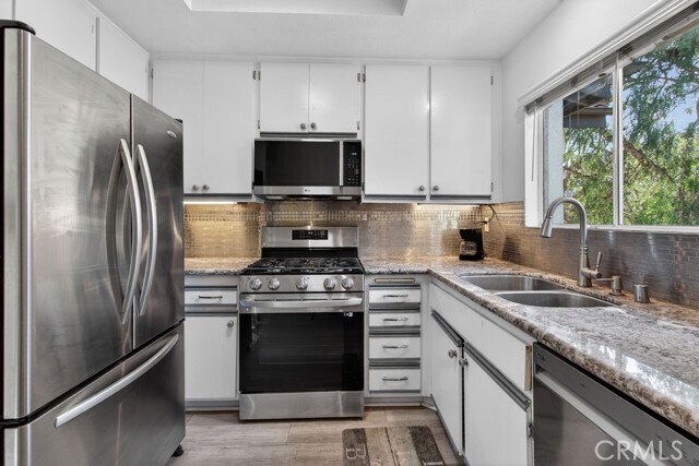 Building Photo - 30902 Club House Dr