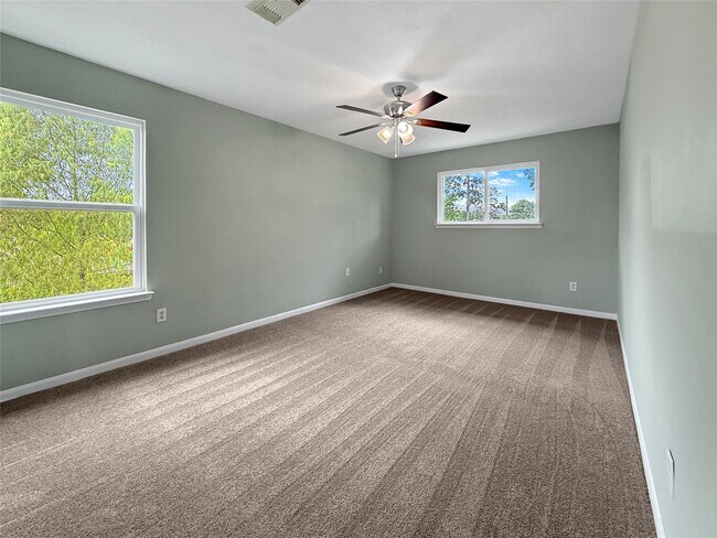 Building Photo - 9222 Memorial Grove Dr