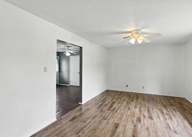 Building Photo - 600 N Cunningham St