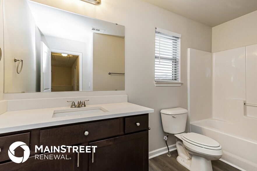 Building Photo - 175 Leland Ln